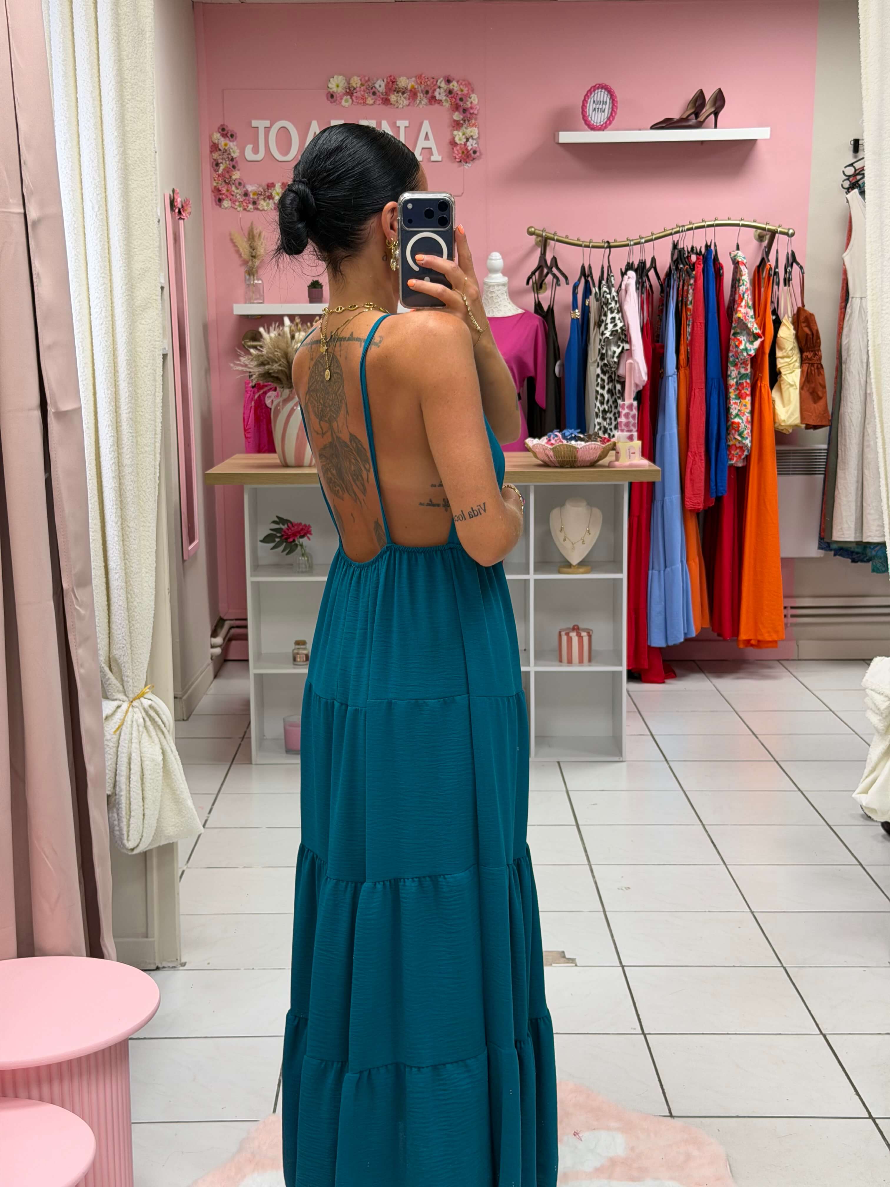 Robe dos nue avec broche - Emma